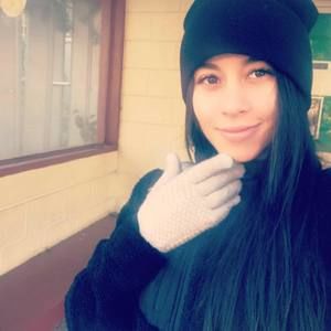 Meet your Posher, Loreleyne